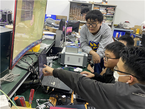 学生工作室夺得省赛双金，引企业HR...